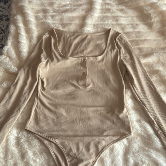 Cream colored bodysuit - Picture 1 of 1